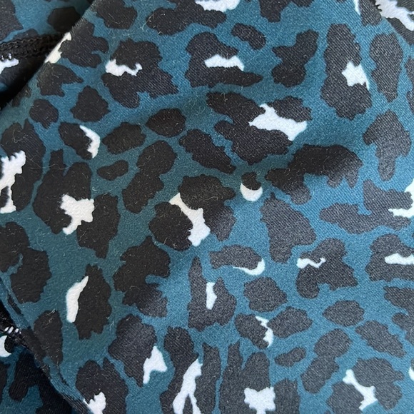 Zella | leopard print cropped leggings - Picture 4 of 6